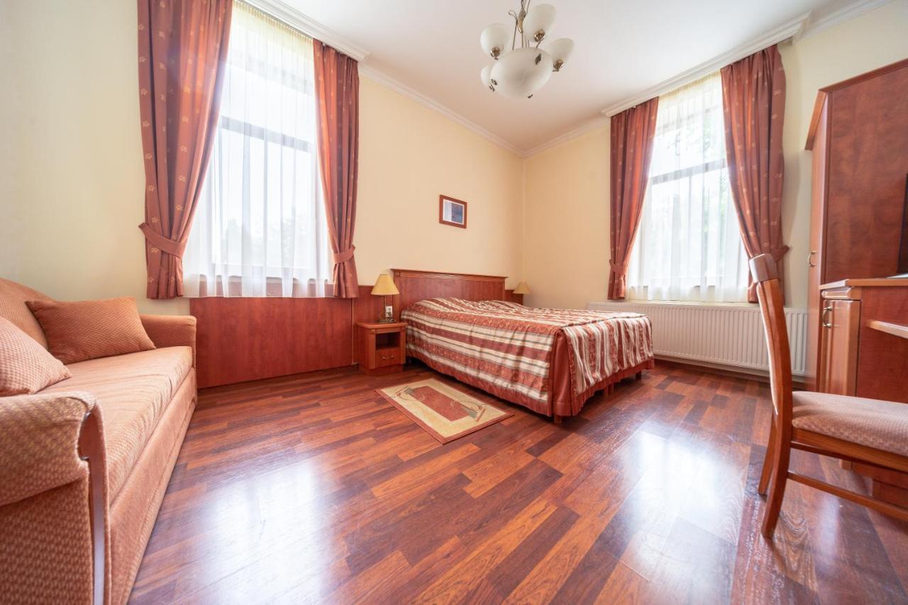 Pannon Hotel Bejelentkezes 20 Oraig, Check-In Until 20 O'Clock, Einchecken Bis 20 Uhr Mohacs Exterior photo