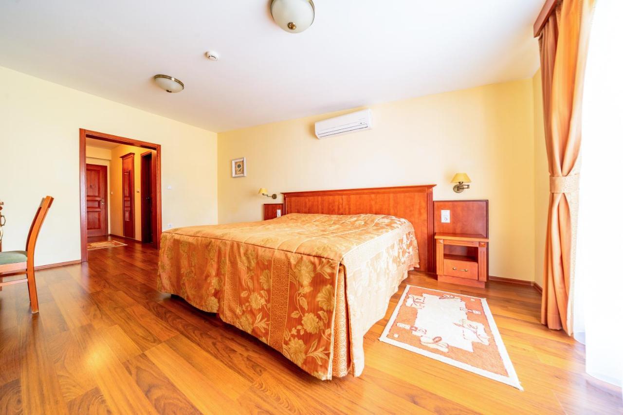Pannon Hotel Bejelentkezes 20 Oraig, Check-In Until 20 O'Clock, Einchecken Bis 20 Uhr Mohacs Exterior photo